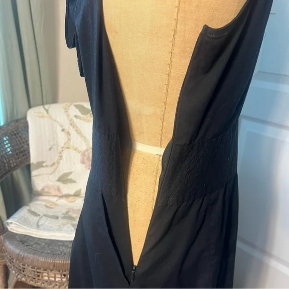 Express Ruffle Sleeveless Tuxedo Dress Black Sz 8 - Picture 4 of 9